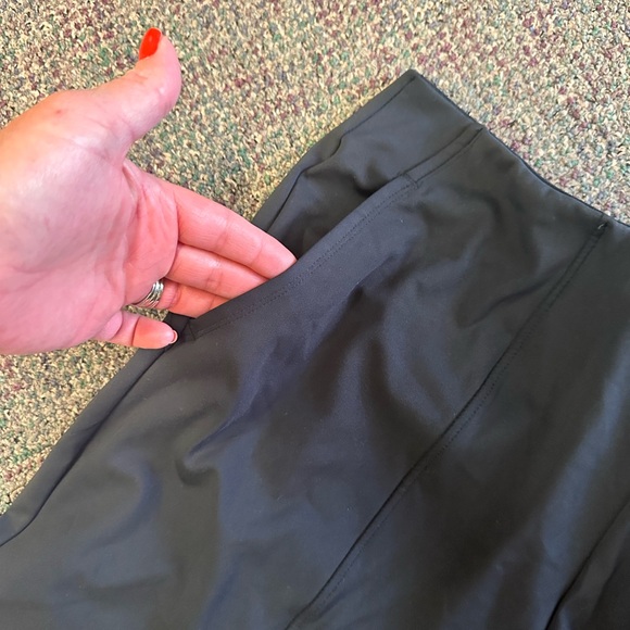 Old Navy power soft wide leg pant - Picture 3 of 6